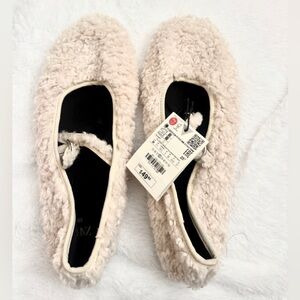 zara shearling fleece ballet flats cream color/ NWT